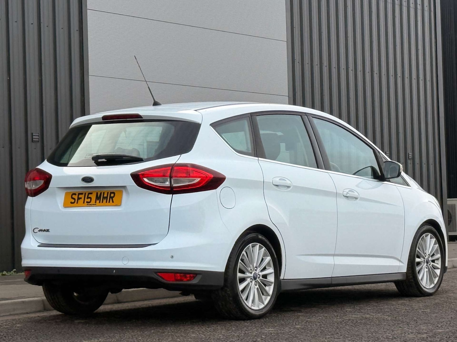 Used Ford C-Max 2015 for sale - 76384158: Photo 4