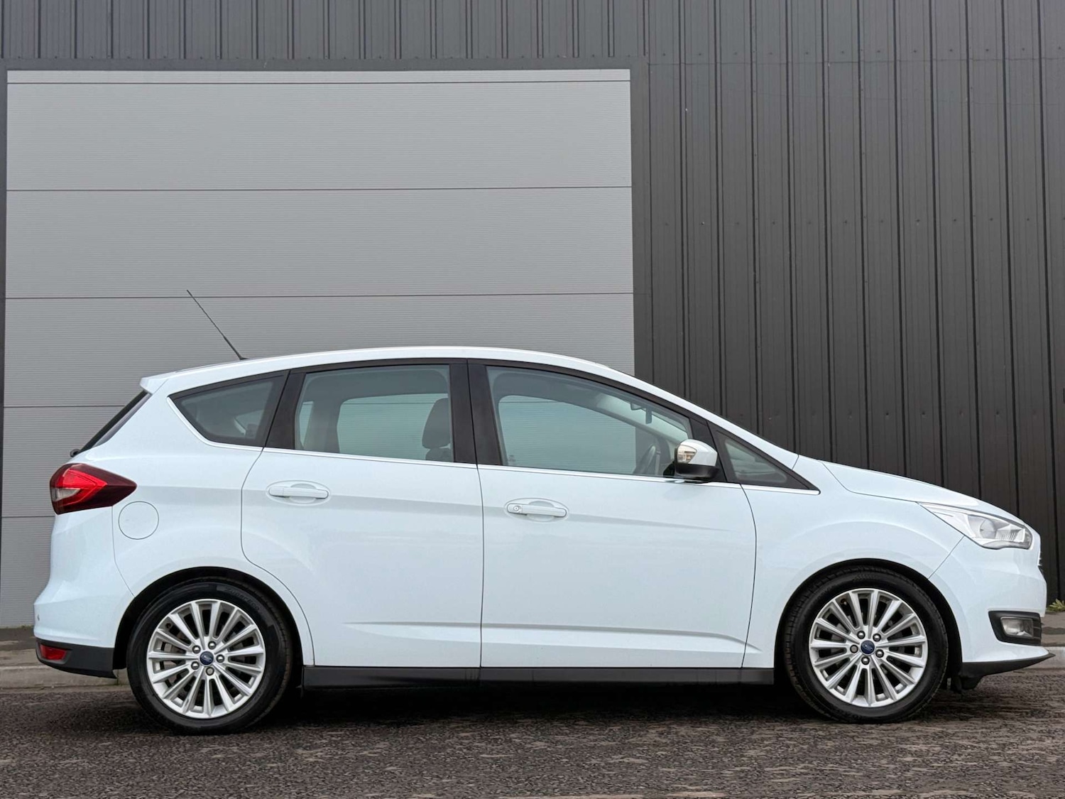 Used Ford C-Max 2015 for sale - 76384158: Photo 5