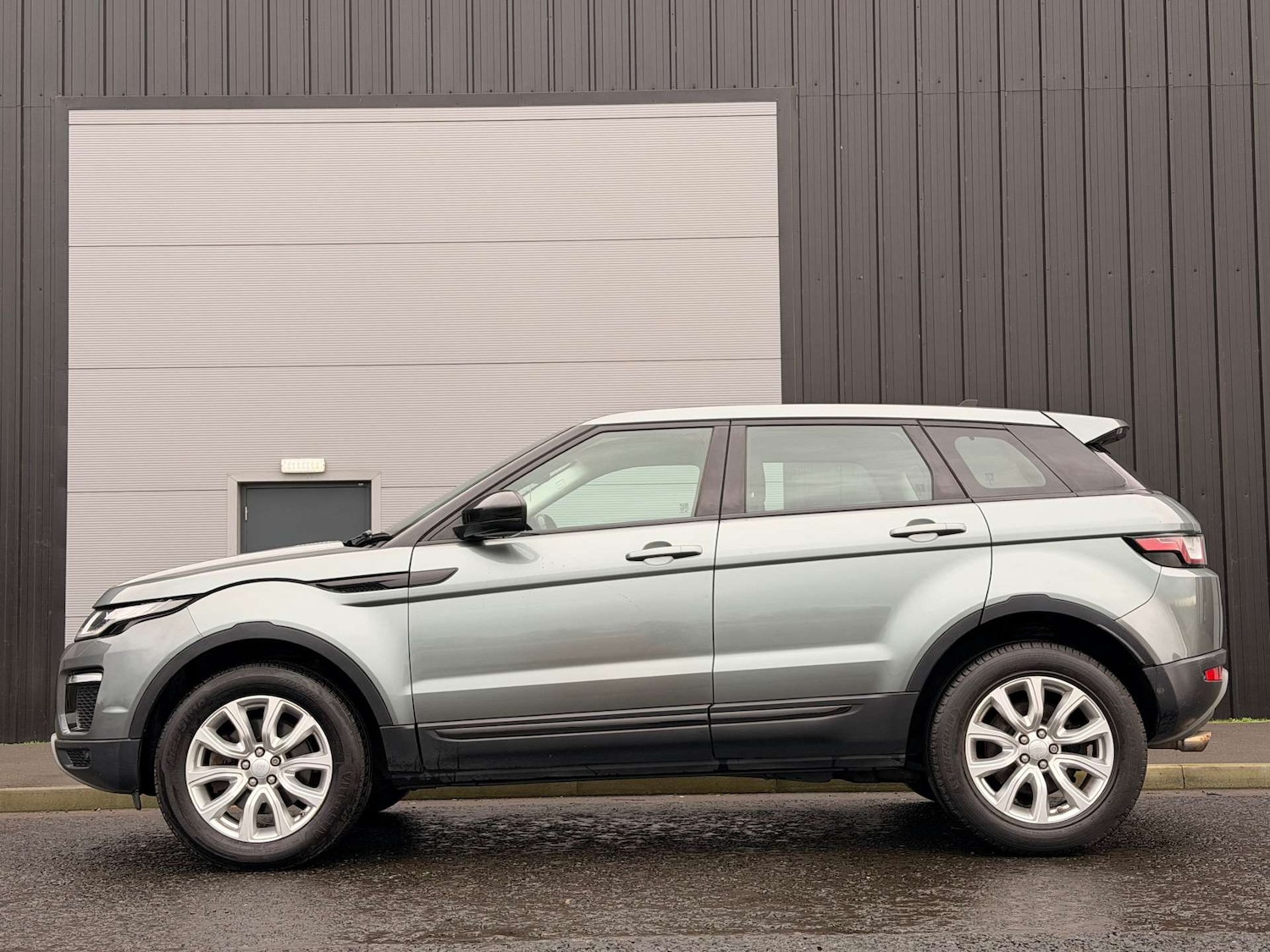 Used Land Rover Range Rover Evoque 2016 for sale - 76957850: Photo 4