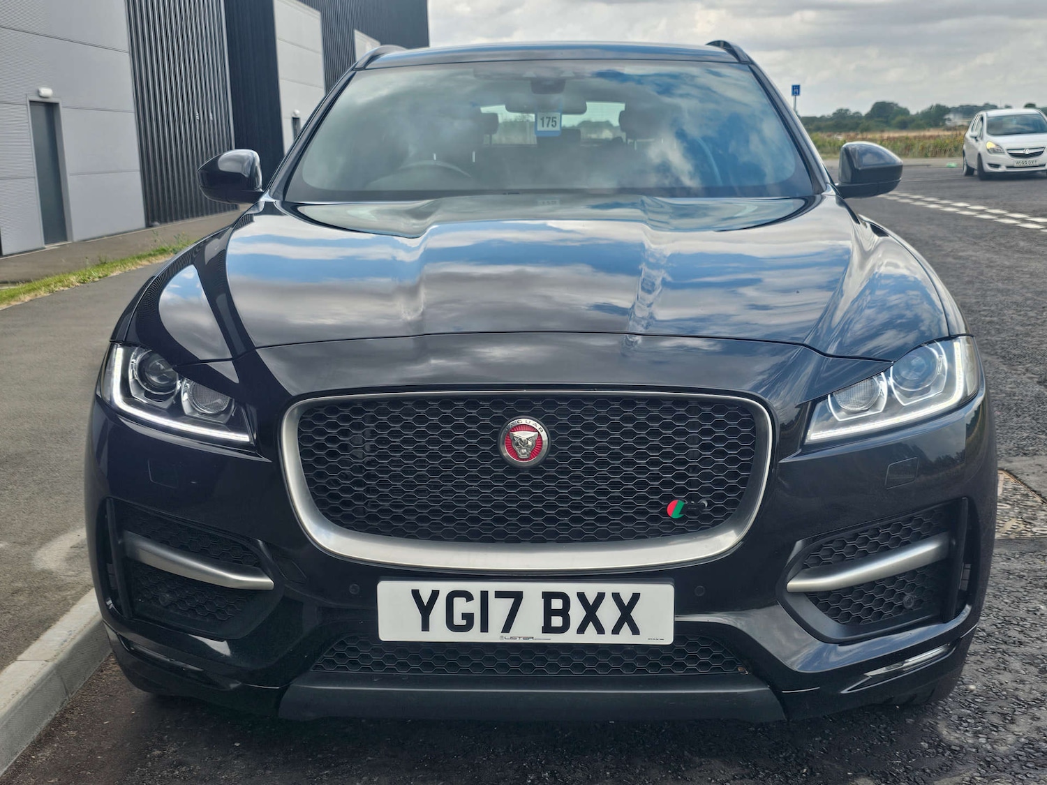 Used Jaguar F-Pace 2017 for sale - 76397220: Photo 7