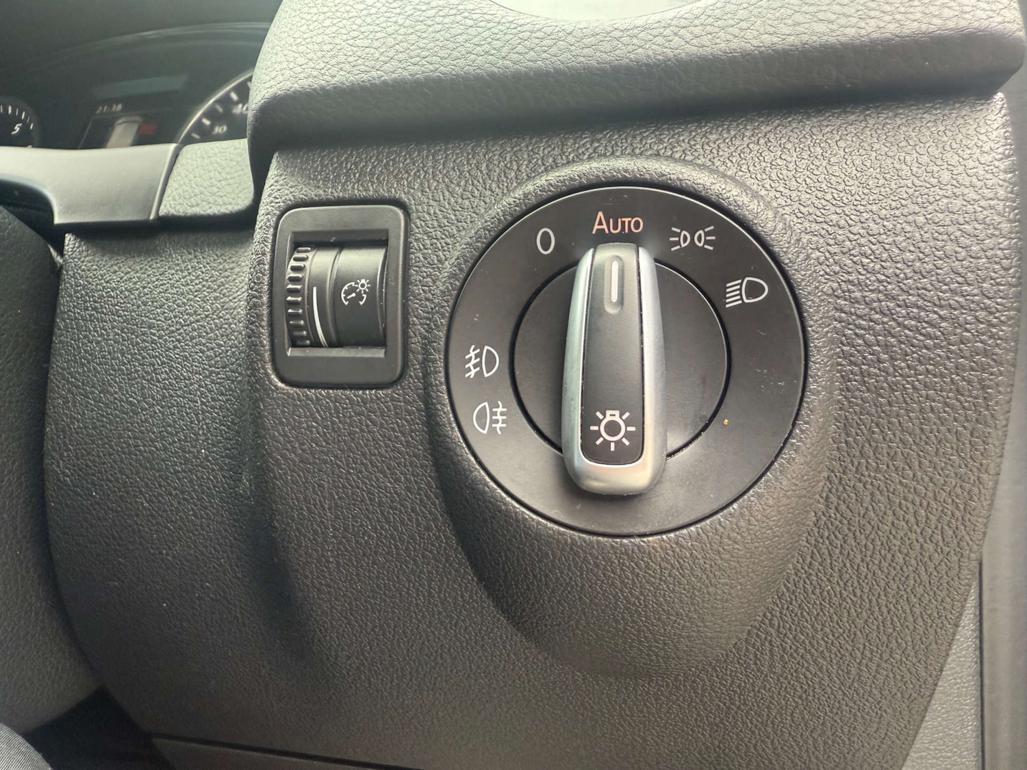 Used Volkswagen Tiguan 2015 for sale - 76481407: Photo 14