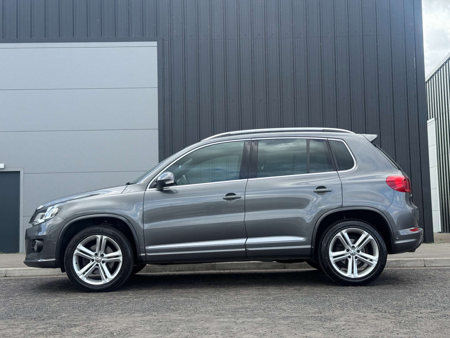 Used Volkswagen Tiguan 2015 for sale - 76481407: Photo 6