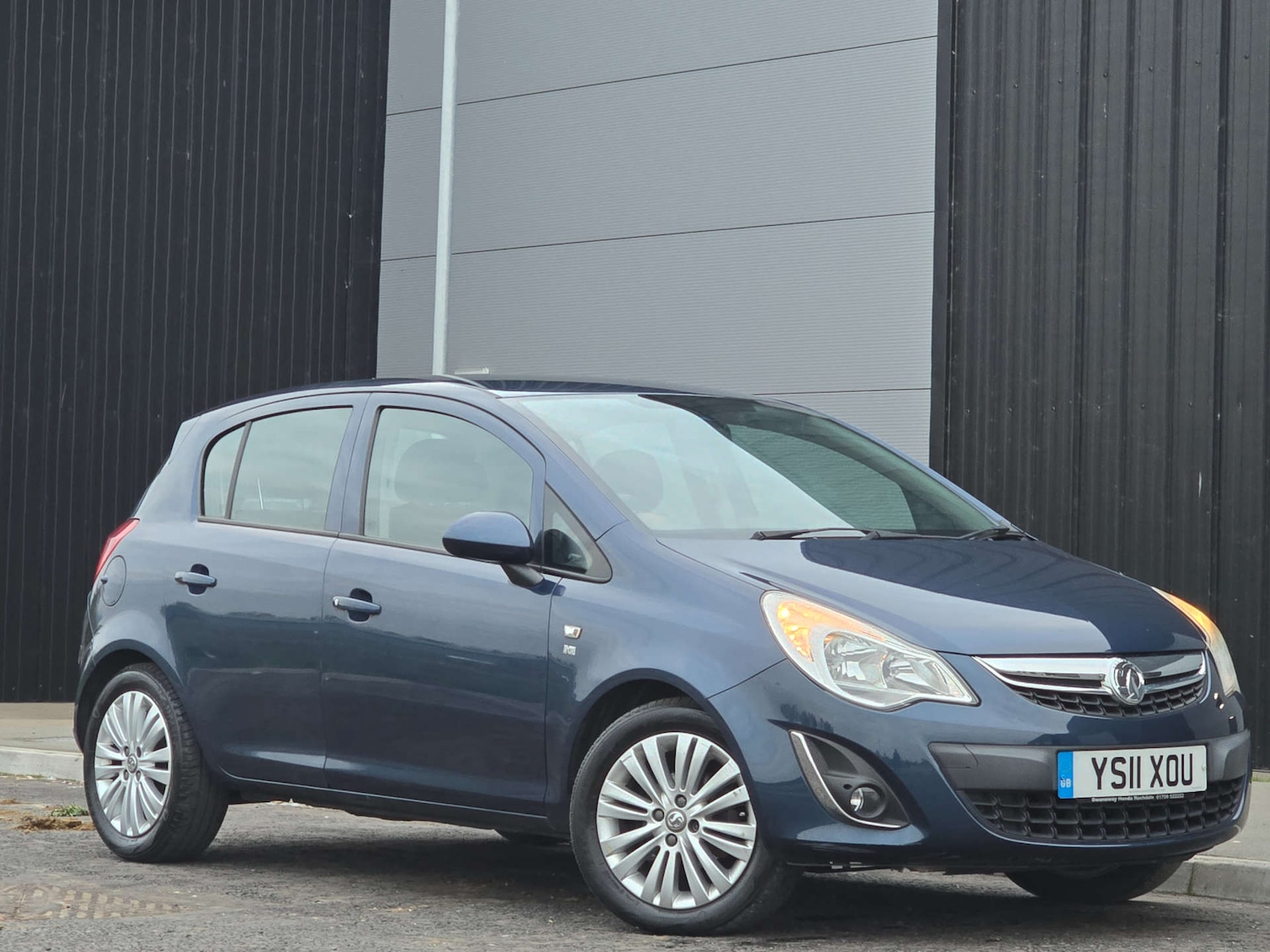 Used Vauxhall Corsa 2011 for sale - 76280395: Photo 1