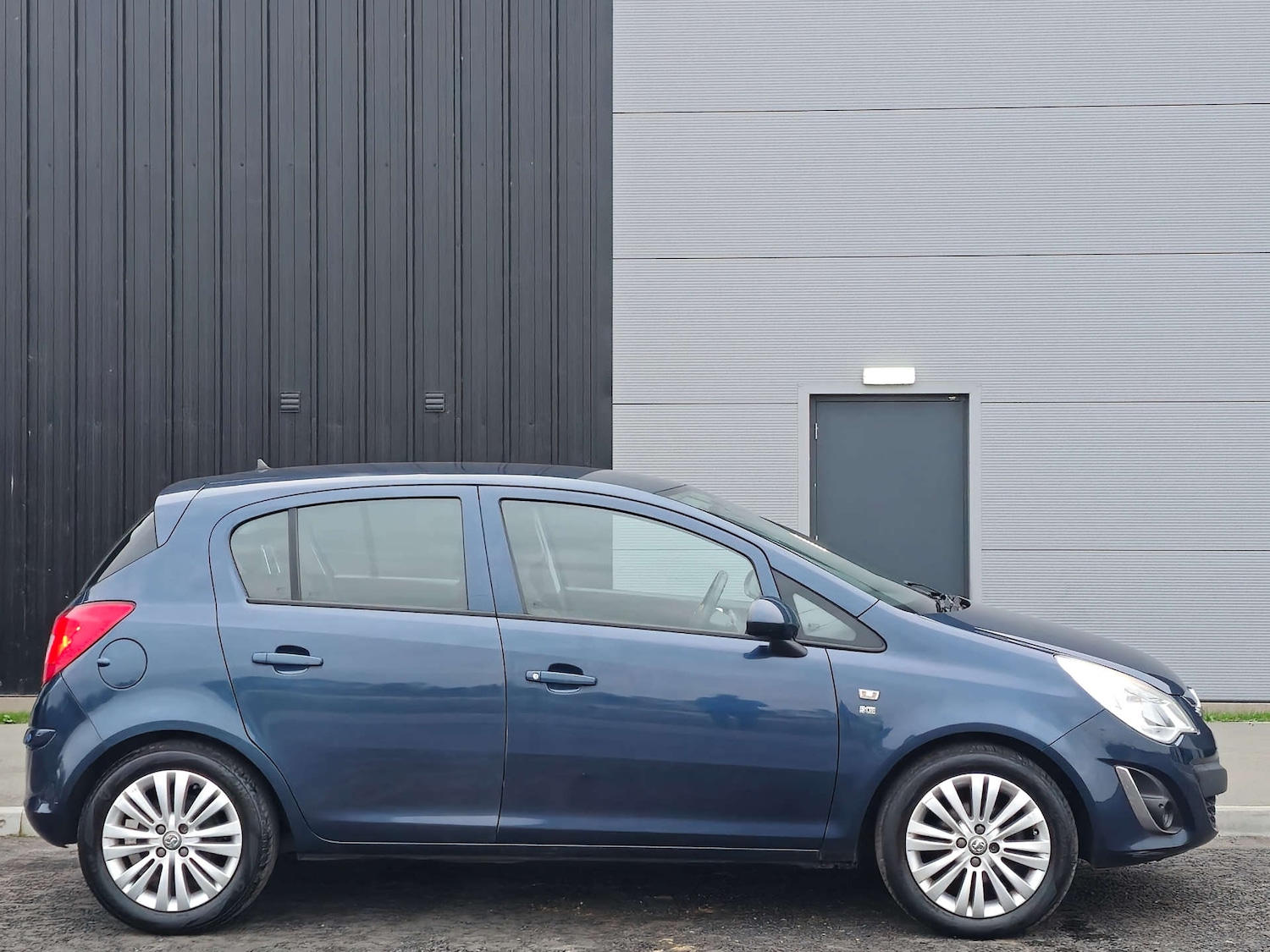 Used Vauxhall Corsa 2011 for sale - 76280395: Photo 6