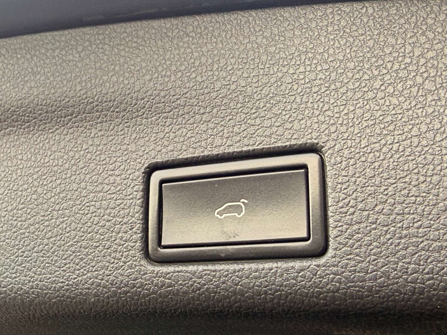 Used Volkswagen Sharan 2014 for sale - 76618141: Photo 21