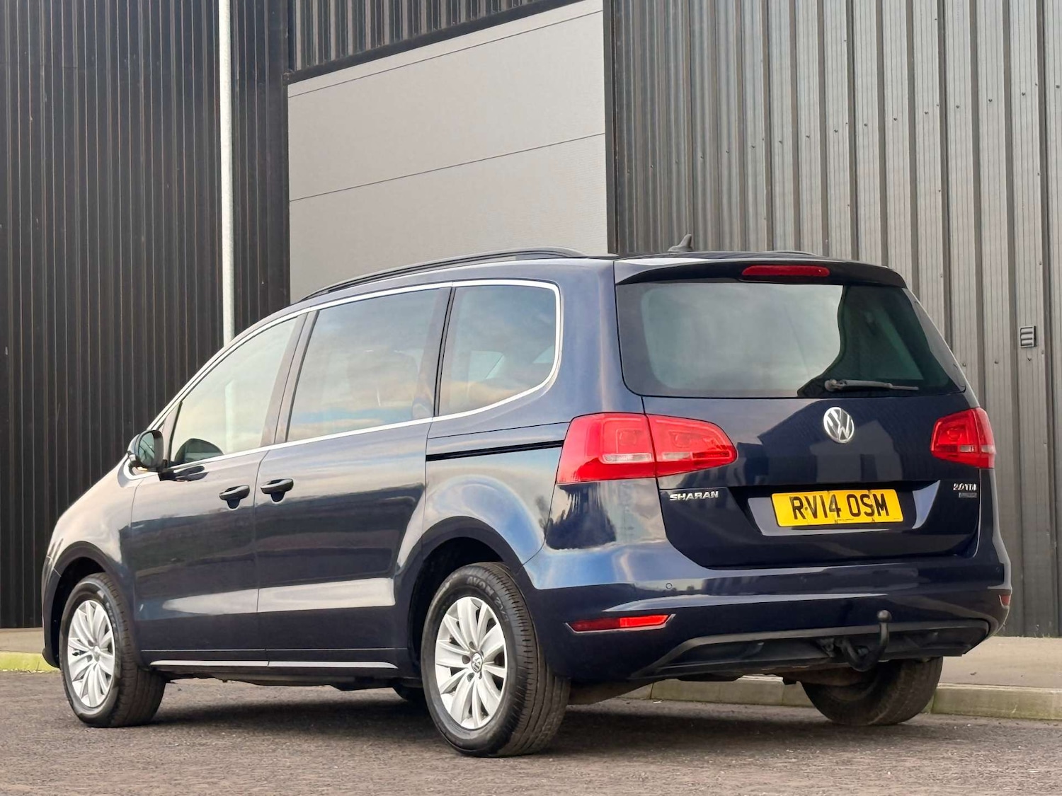 Used Volkswagen Sharan 2014 for sale - 76618141: Photo 4