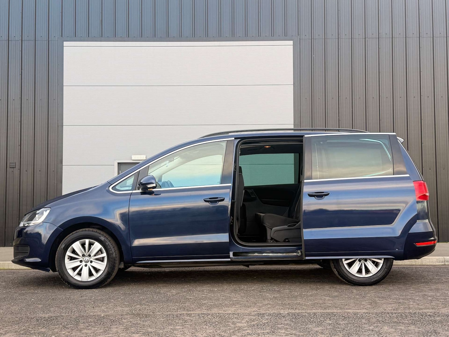 Used Volkswagen Sharan 2014 for sale - 76618141: Photo 9