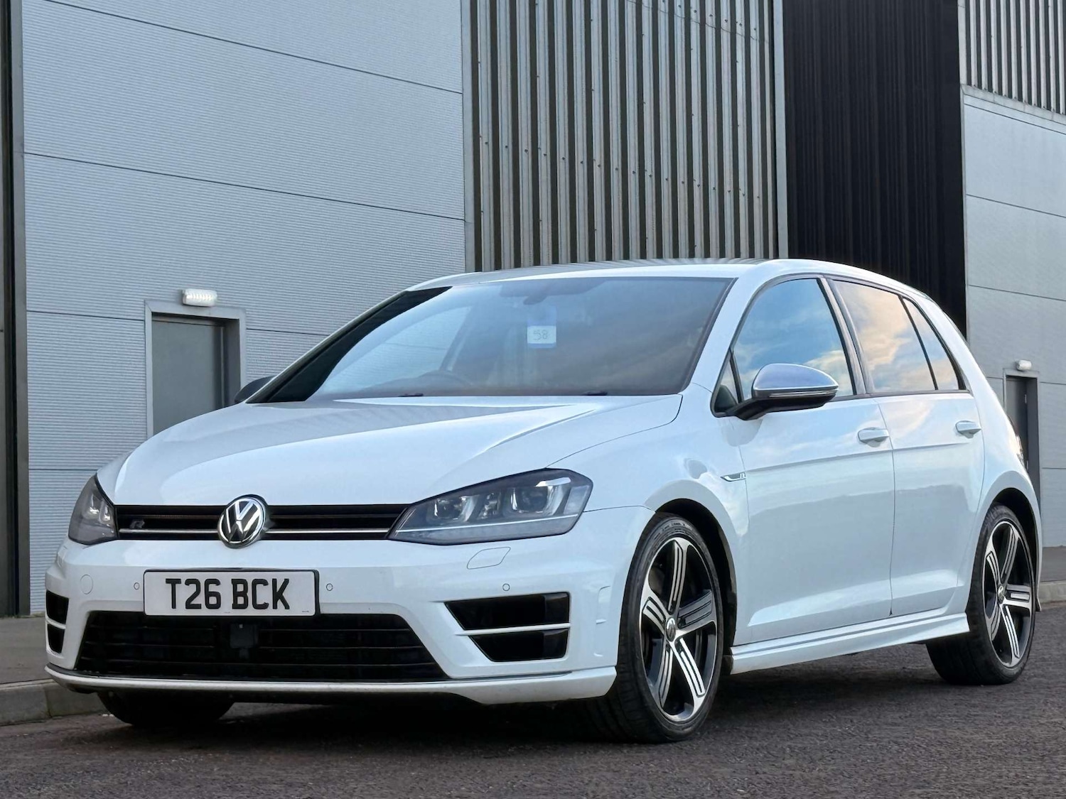 Used Volkswagen Golf 2015 for sale - 76642996: Photo 2