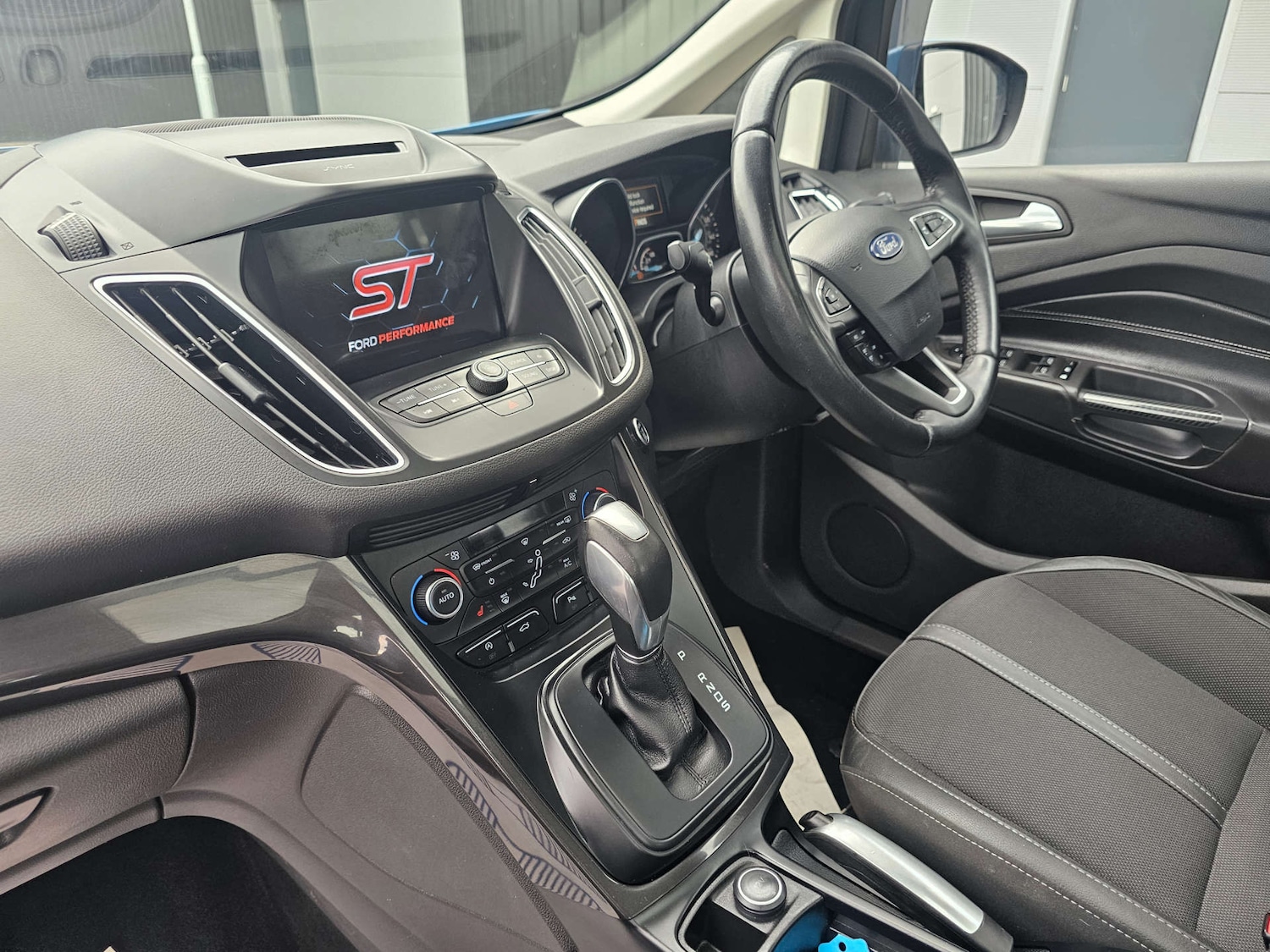 Used Ford C-Max 2018 for sale - 76266404: Photo 2