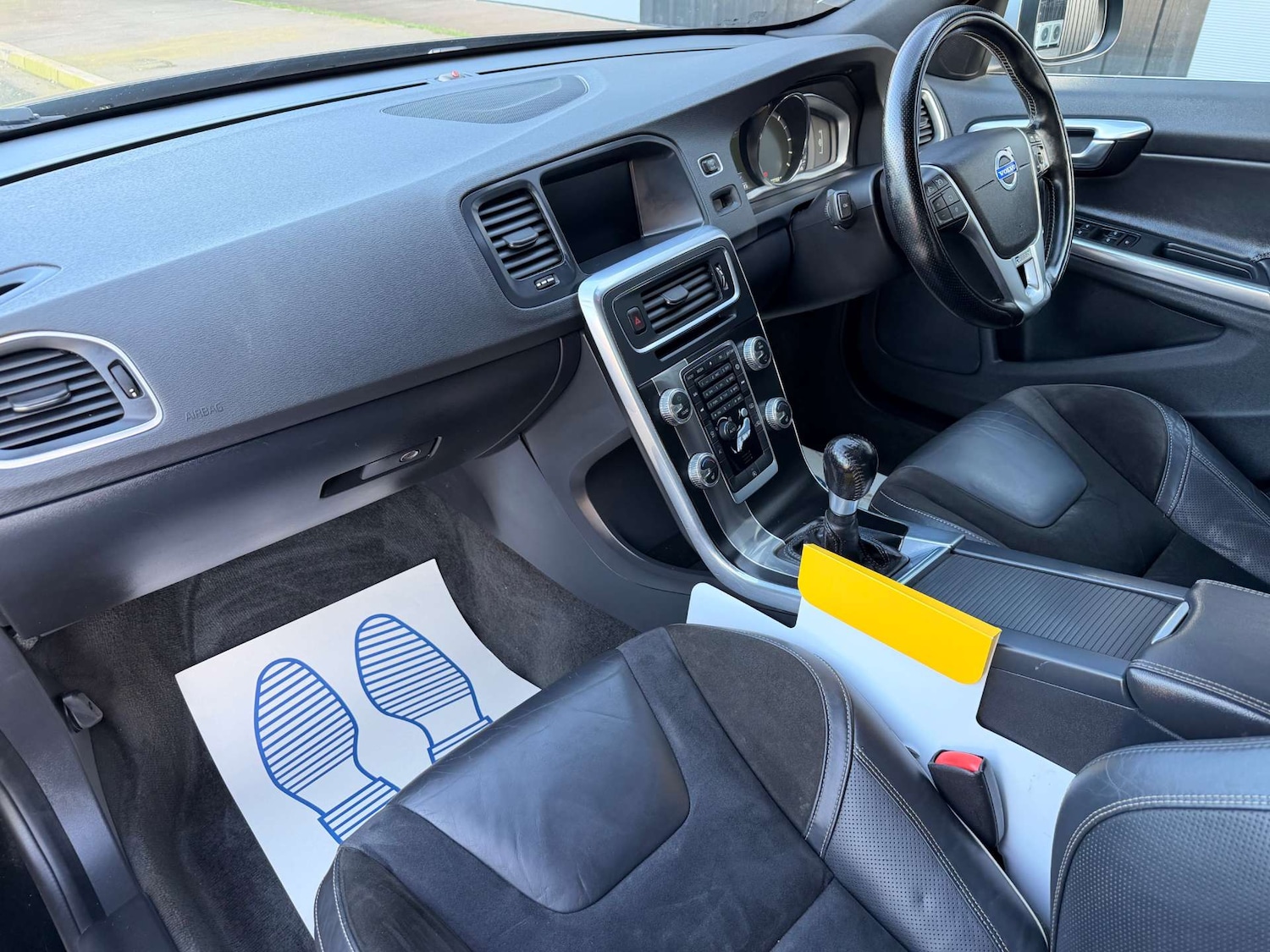 Used Volvo V60 2015 for sale - 77976966: Photo 10