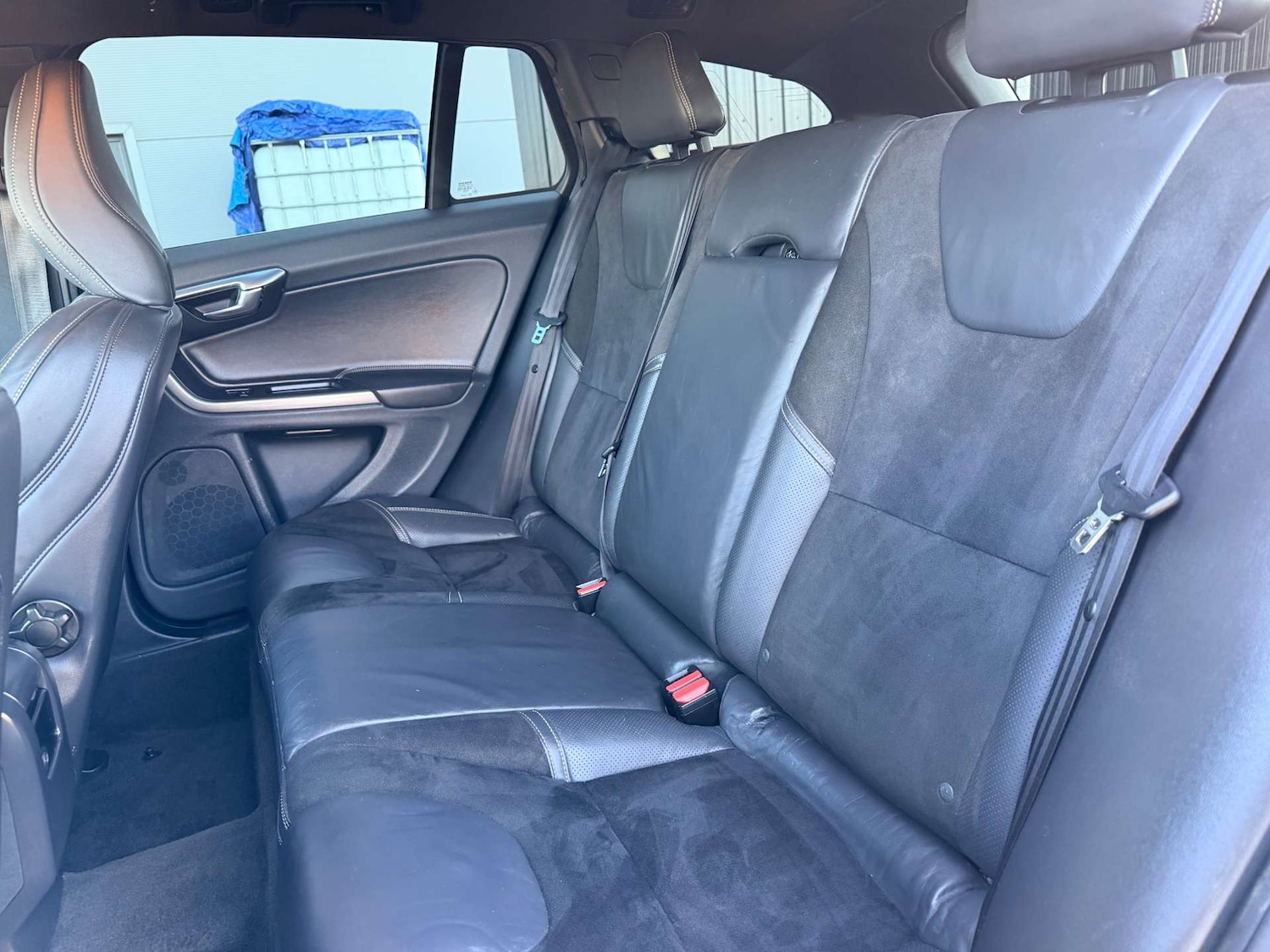 Used Volvo V60 2015 for sale - 77976966: Photo 11