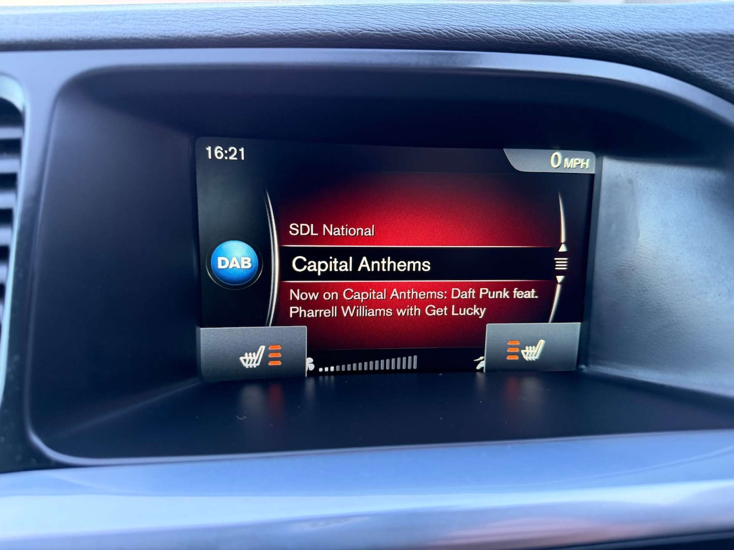 Used Volvo V60 2015 for sale - 77976966: Photo 13