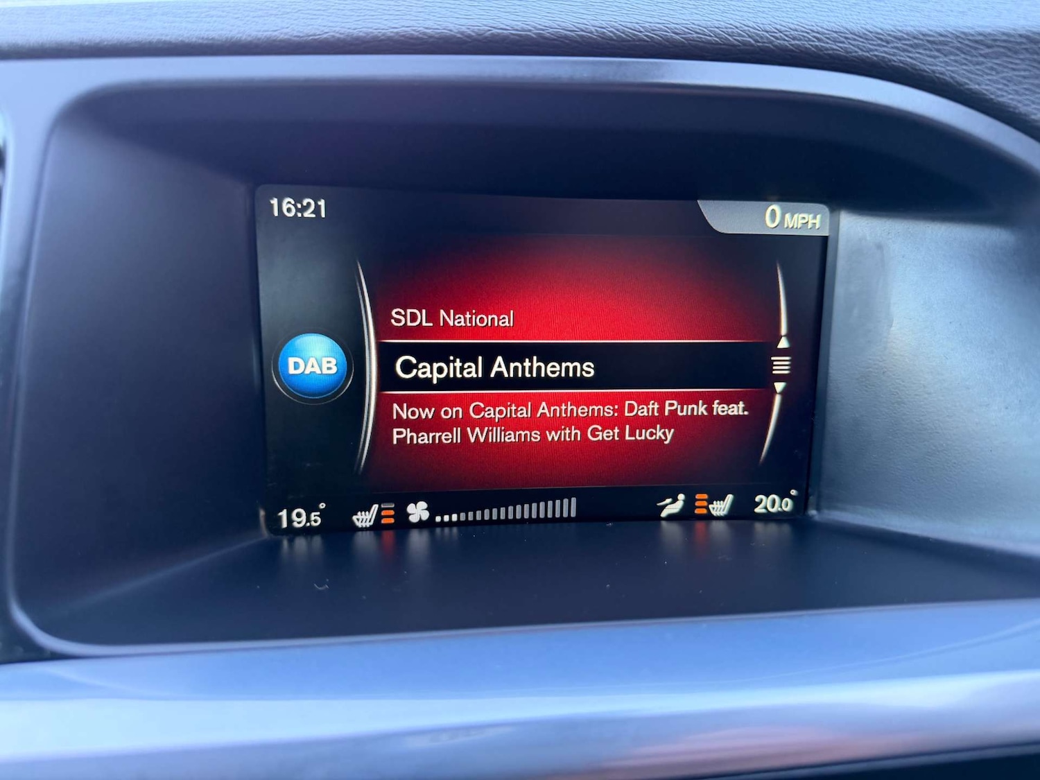 Used Volvo V60 2015 for sale - 77976966: Photo 14