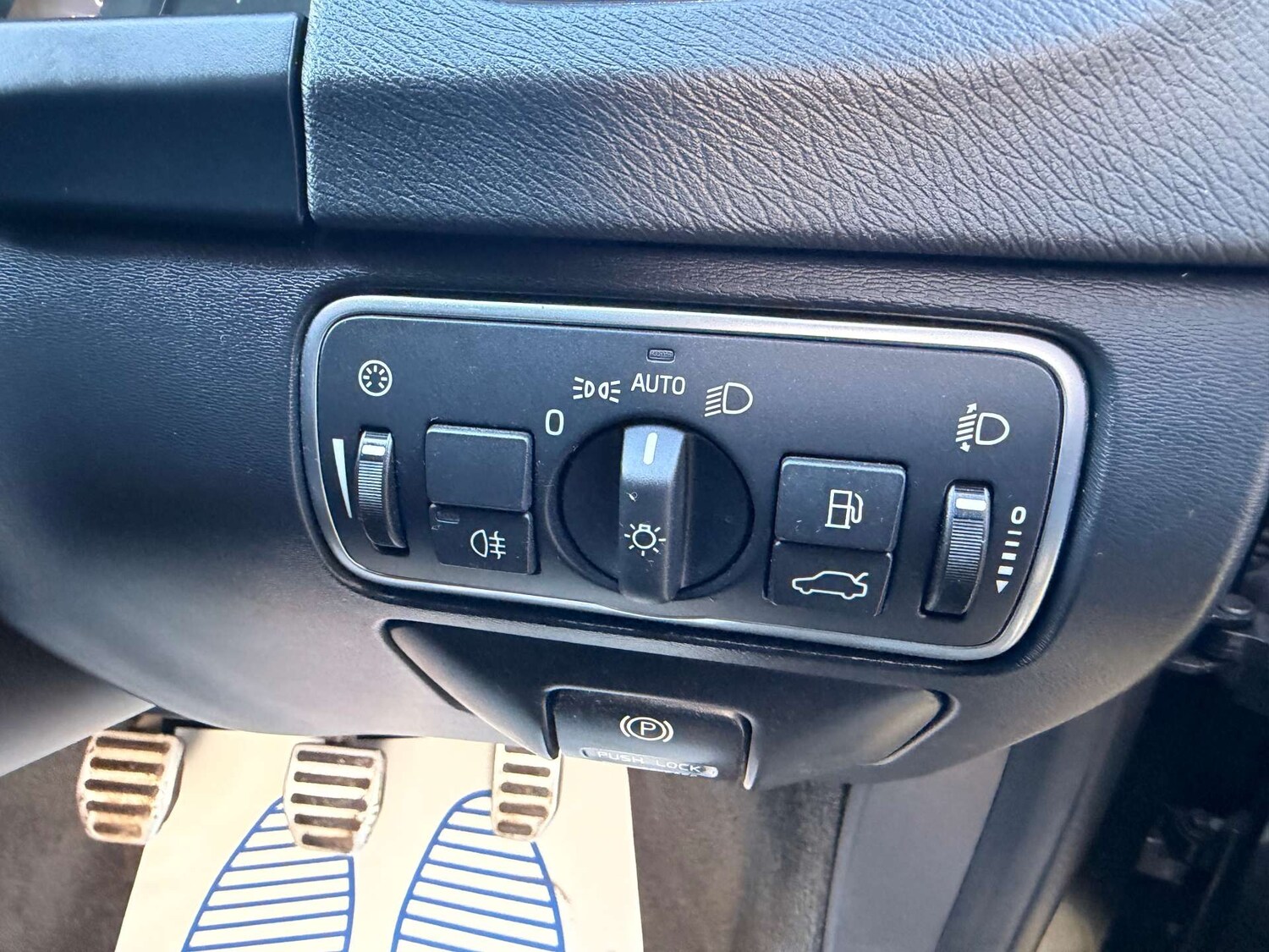 Used Volvo V60 2015 for sale - 77976966: Photo 17