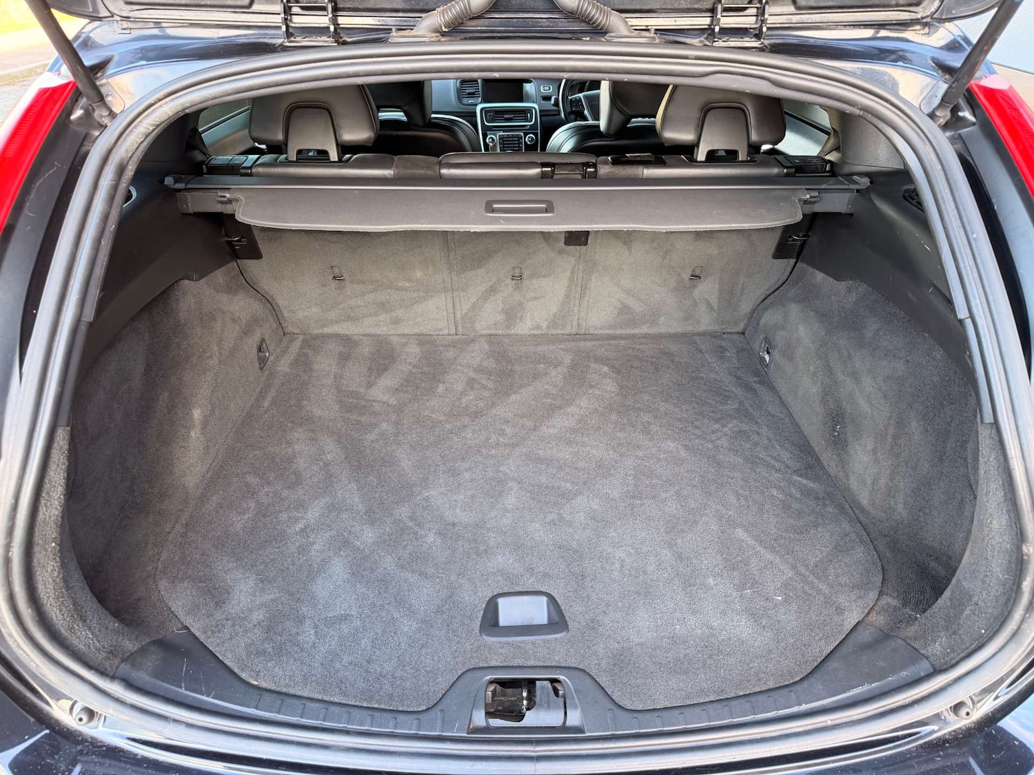 Used Volvo V60 2015 for sale - 77976966: Photo 19