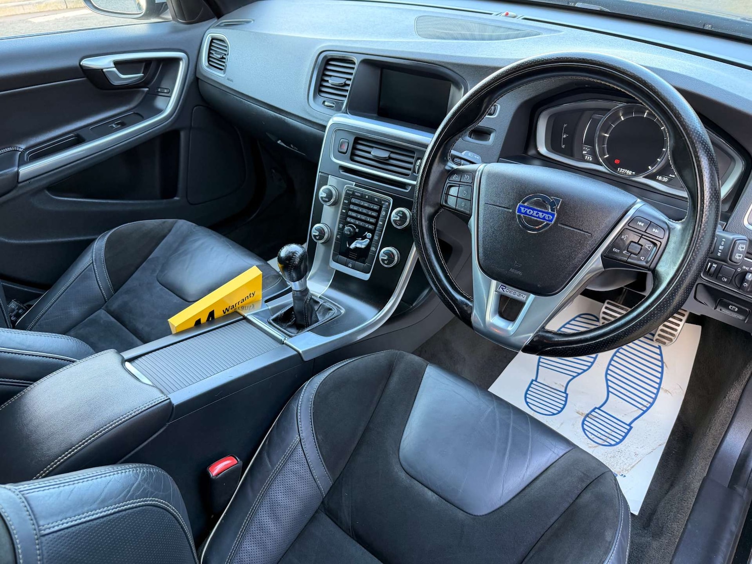 Used Volvo V60 2015 for sale - 77976966: Photo 2