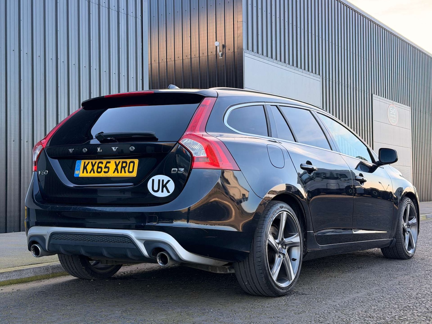 Used Volvo V60 2015 for sale - 77976966: Photo 5