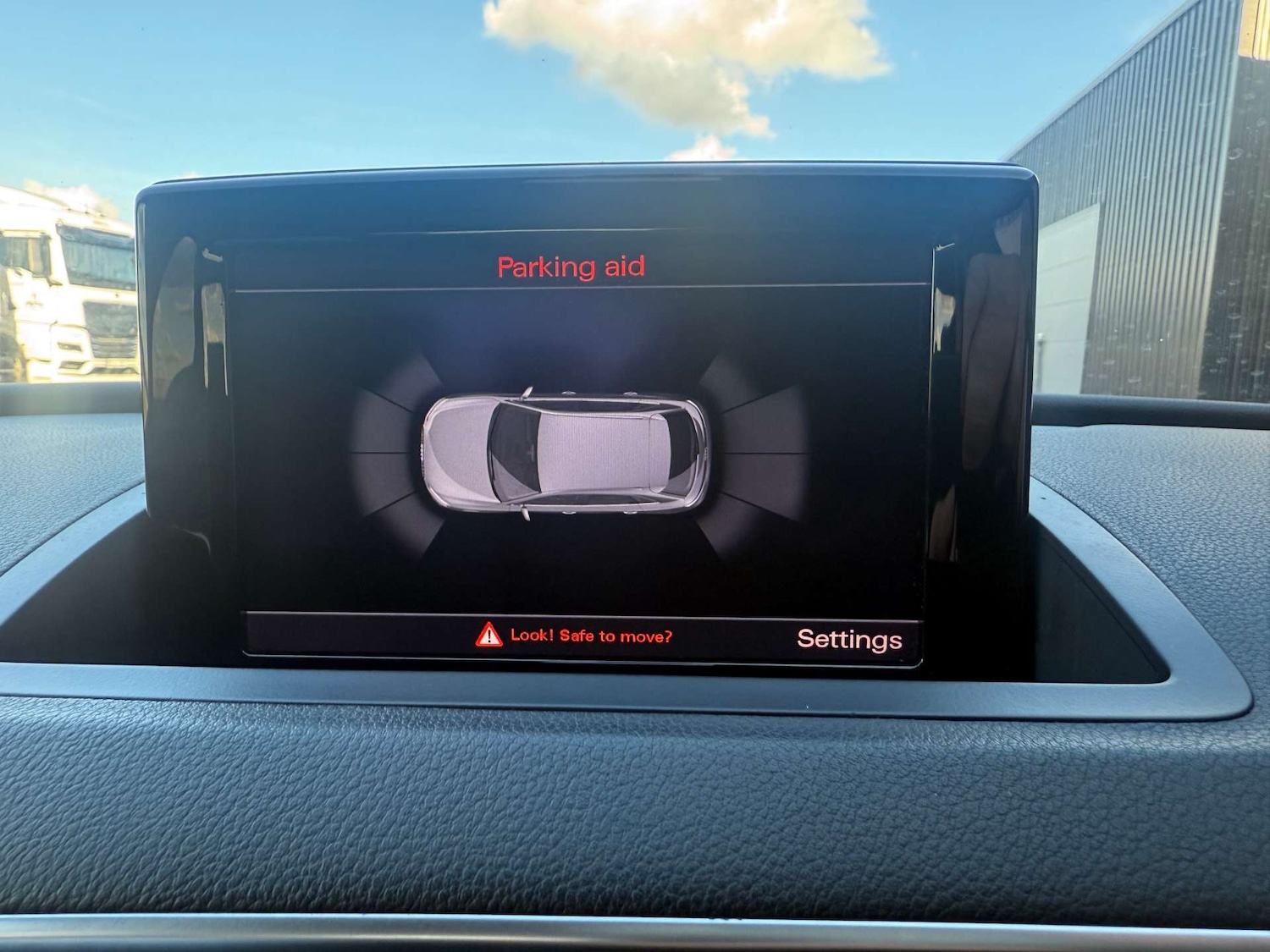 Used Audi Q3 2015 for sale - 76065856: Photo 15