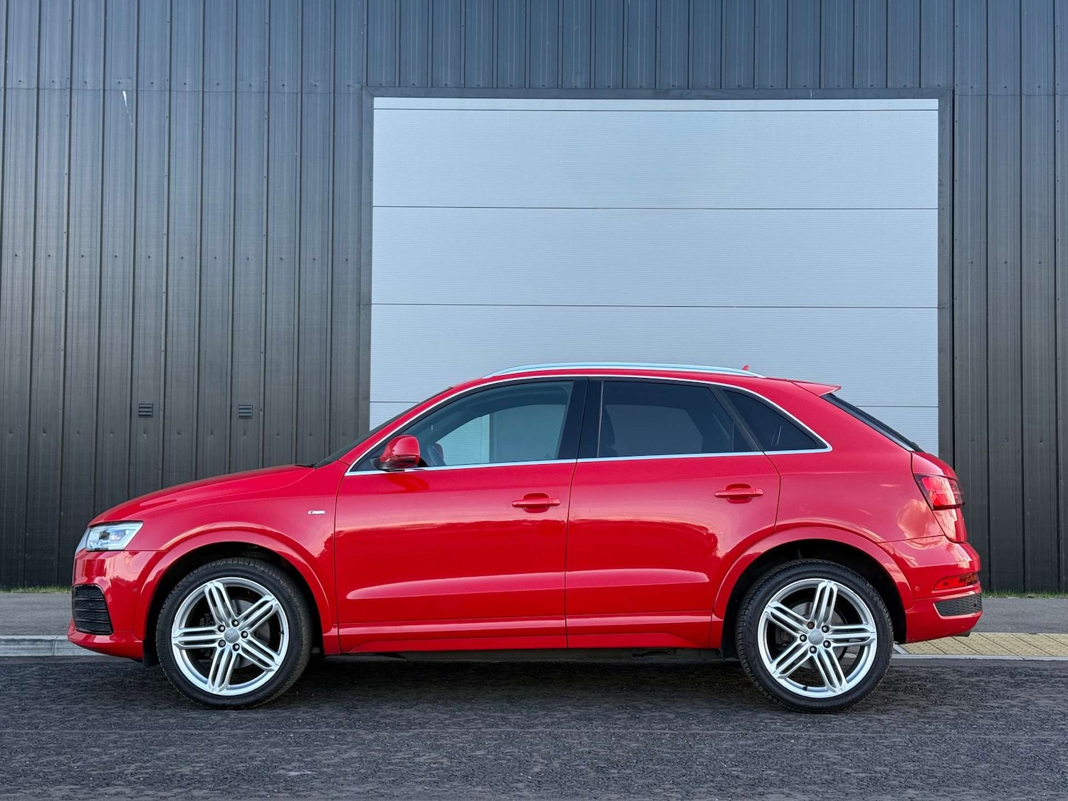 Used Audi Q3 2015 for sale - 76065856: Photo 5