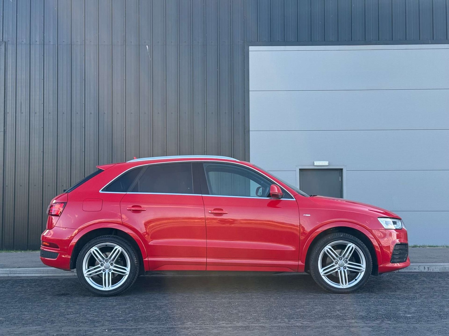 Used Audi Q3 2015 for sale - 76065856: Photo 6