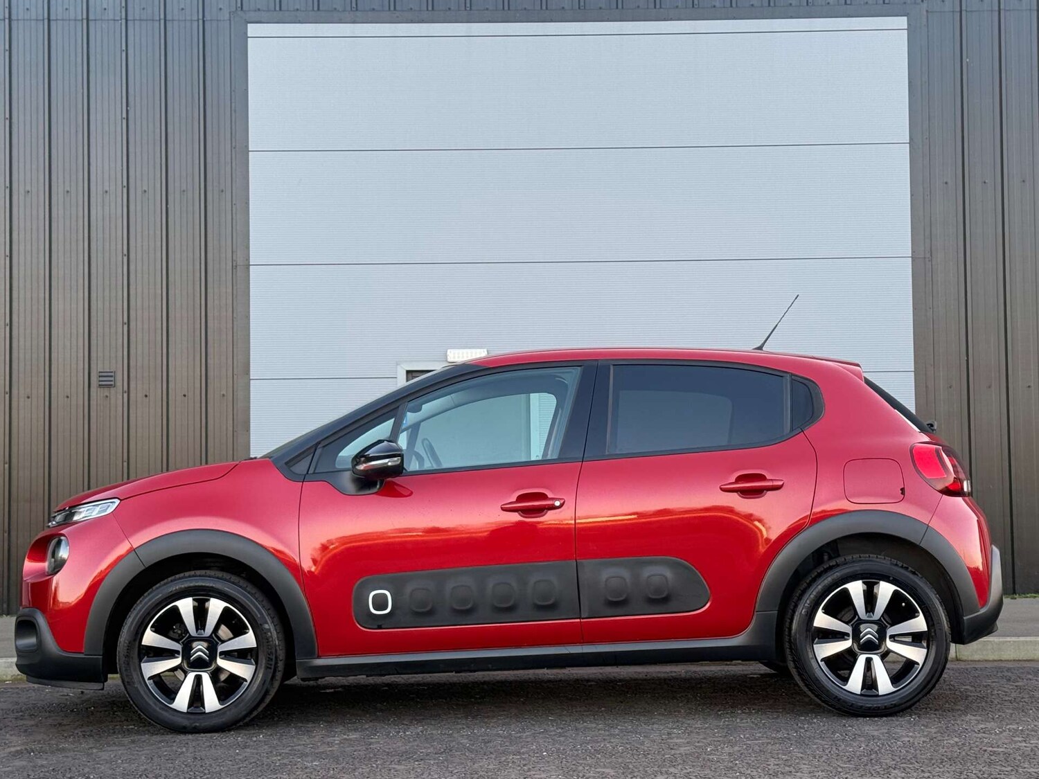 Used Citroen C3 2017 for sale - 76581930: Photo 9