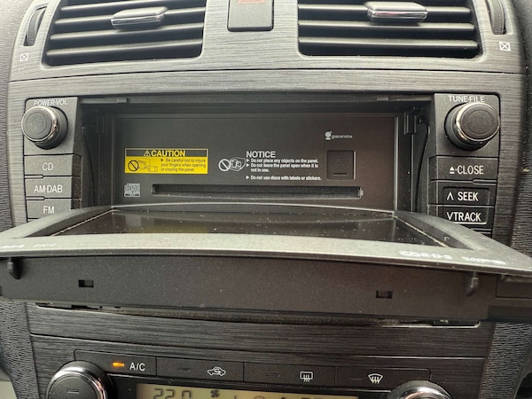 Used Toyota Avensis 2010 for sale - 74970882: Photo 10