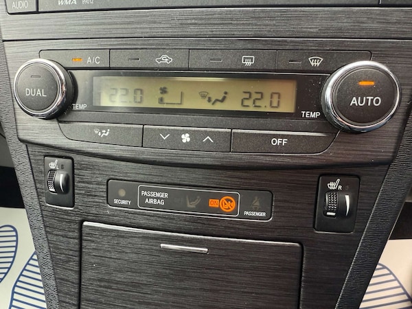 Used Toyota Avensis 2010 for sale - 74970882: Photo 12