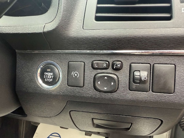 Used Toyota Avensis 2010 for sale - 74970882: Photo 13