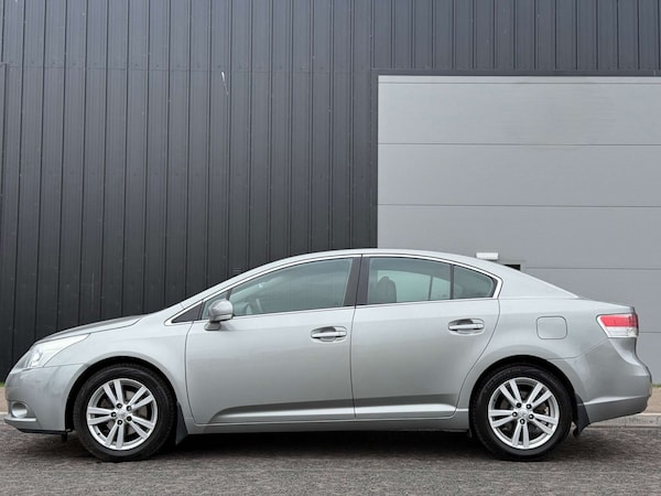 Used Toyota Avensis 2010 for sale - 74970882: Photo 3