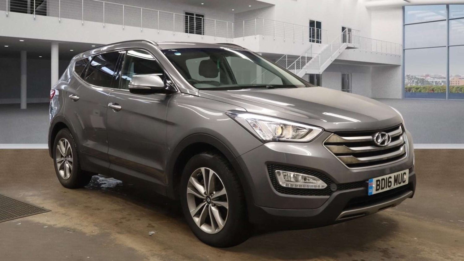 Used Hyundai Santa Fe 2016 for sale - 77981123: Photo 1