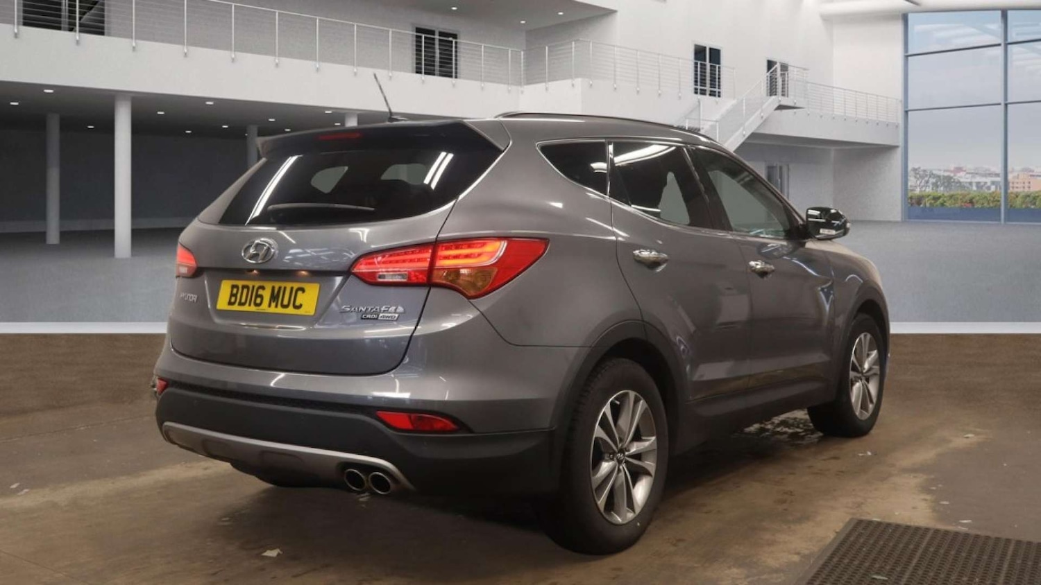 Used Hyundai Santa Fe 2016 for sale - 77981123: Photo 4