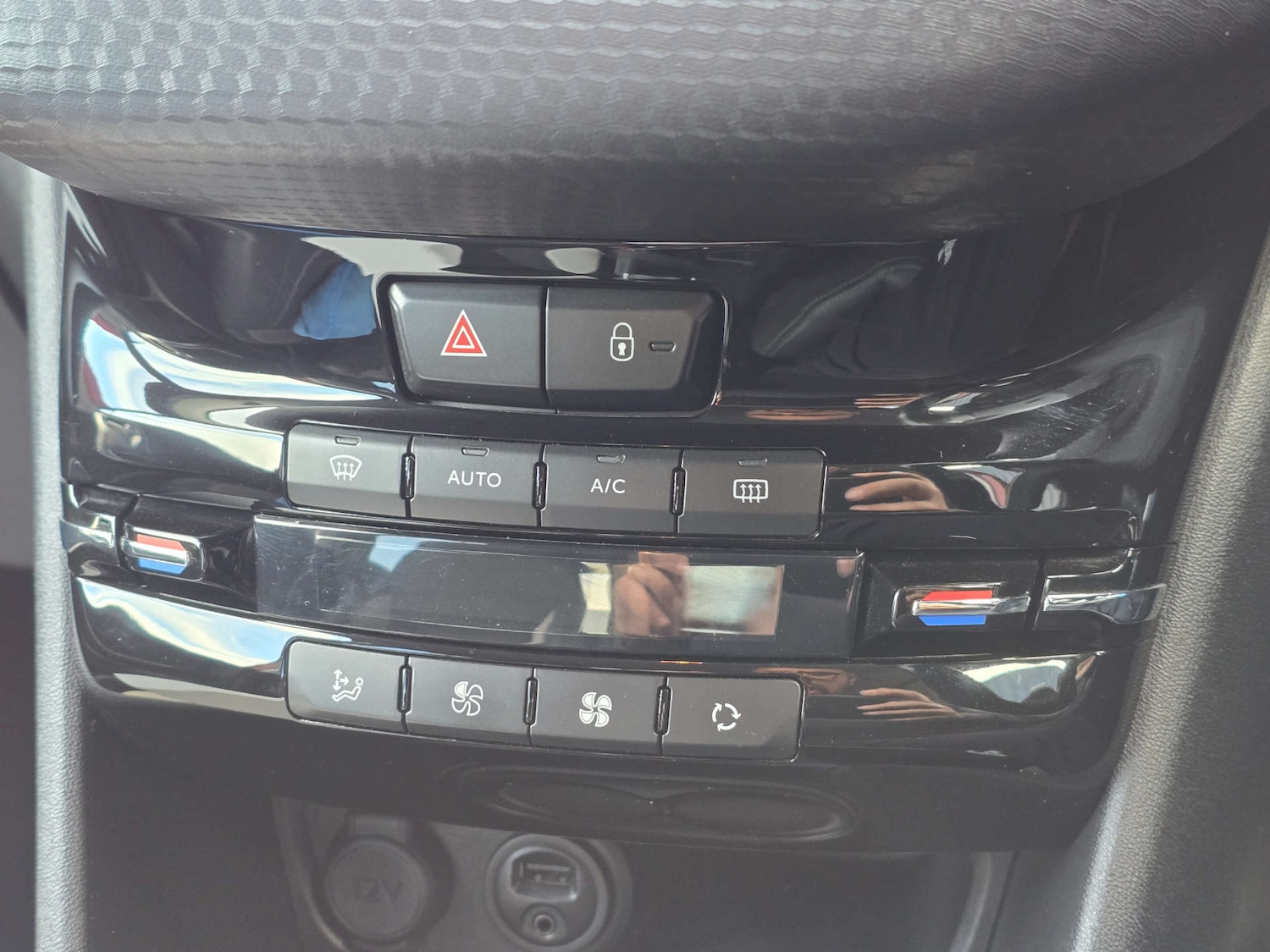 Used Peugeot 2008 2016 for sale - 76437912: Photo 15