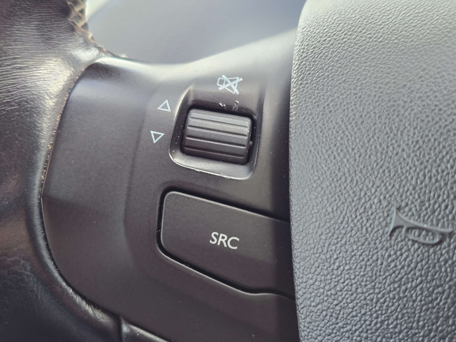 Used Peugeot 2008 2016 for sale - 76437912: Photo 20