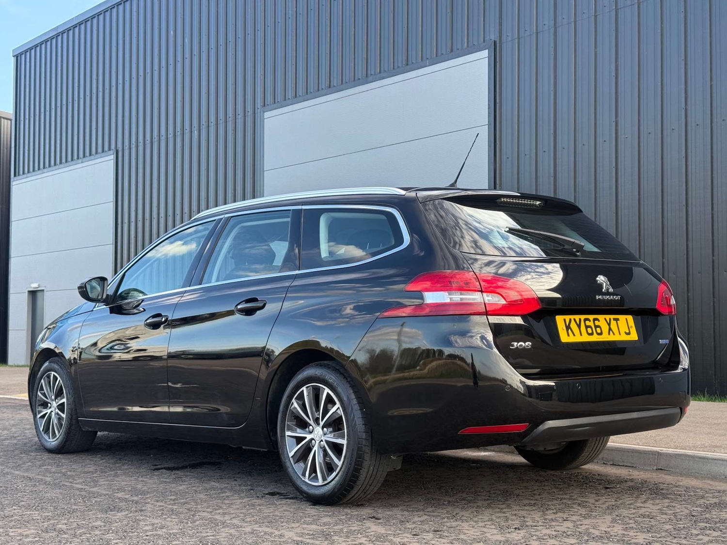 Used Peugeot 308 2016 for sale - 74971665: Photo 3
