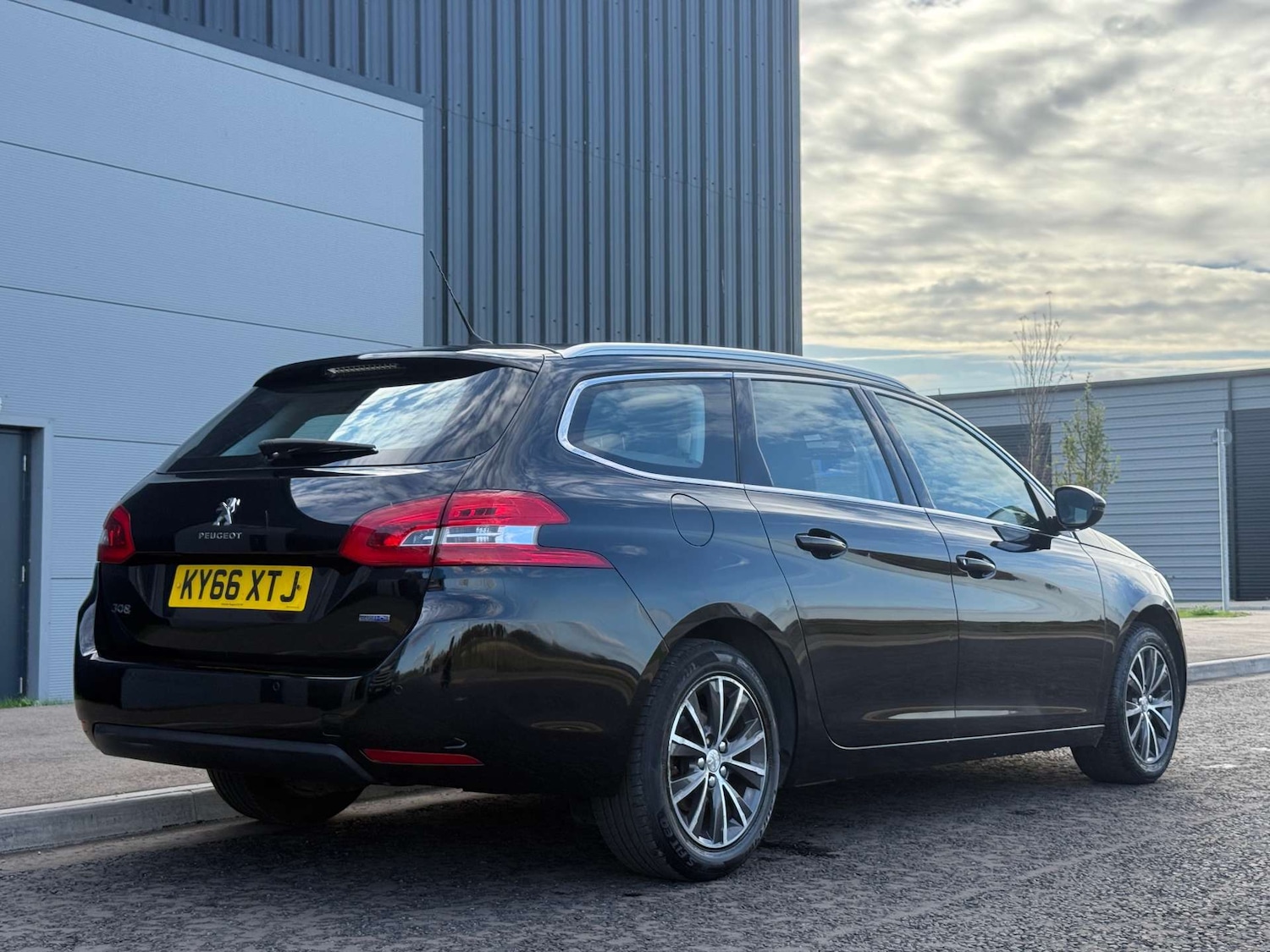 Used Peugeot 308 2016 for sale - 74971665: Photo 4