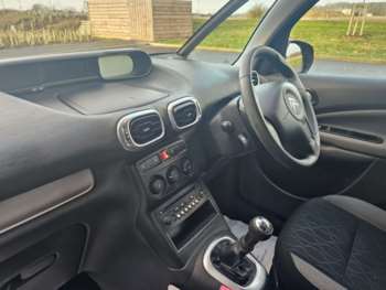 Used Citroen C3 Picasso 2015 for sale - 74555540: Photo