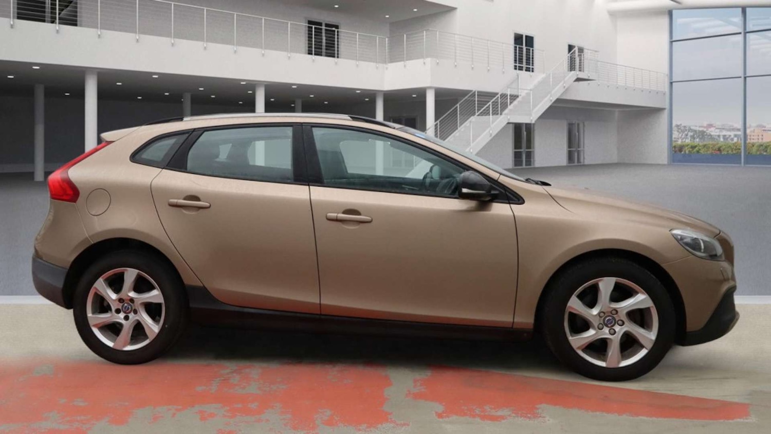 Used Volvo V40 2015 for sale - 77399252: Photo 11