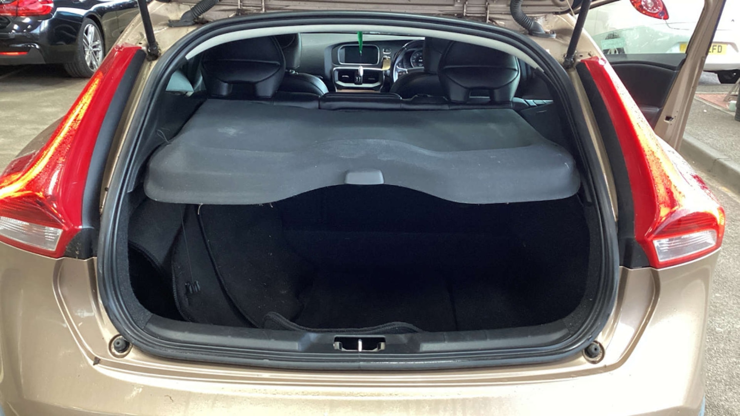 Used Volvo V40 2015 for sale - 77399252: Photo 13