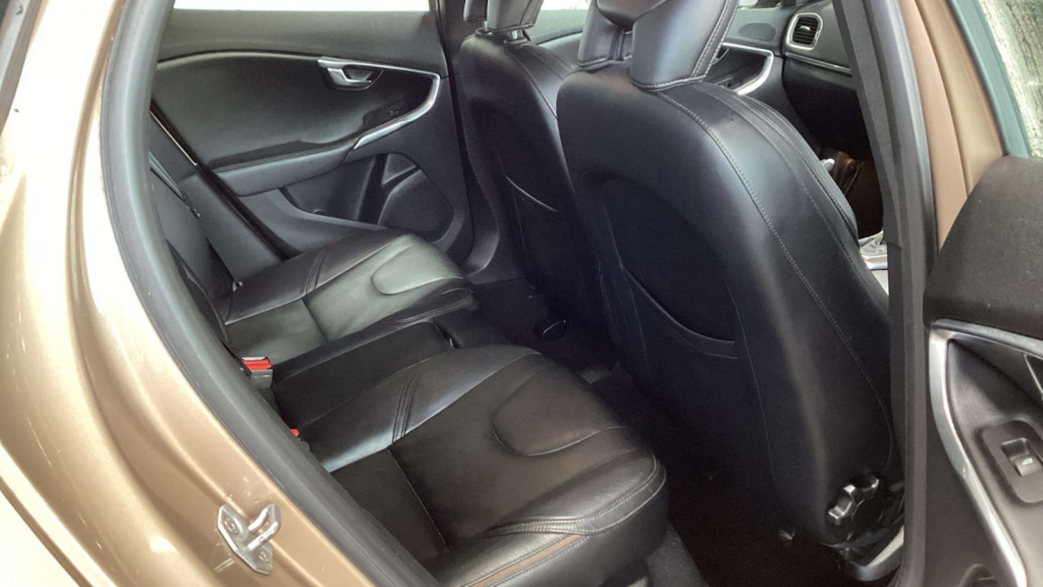 Used Volvo V40 2015 for sale - 77399252: Photo 14