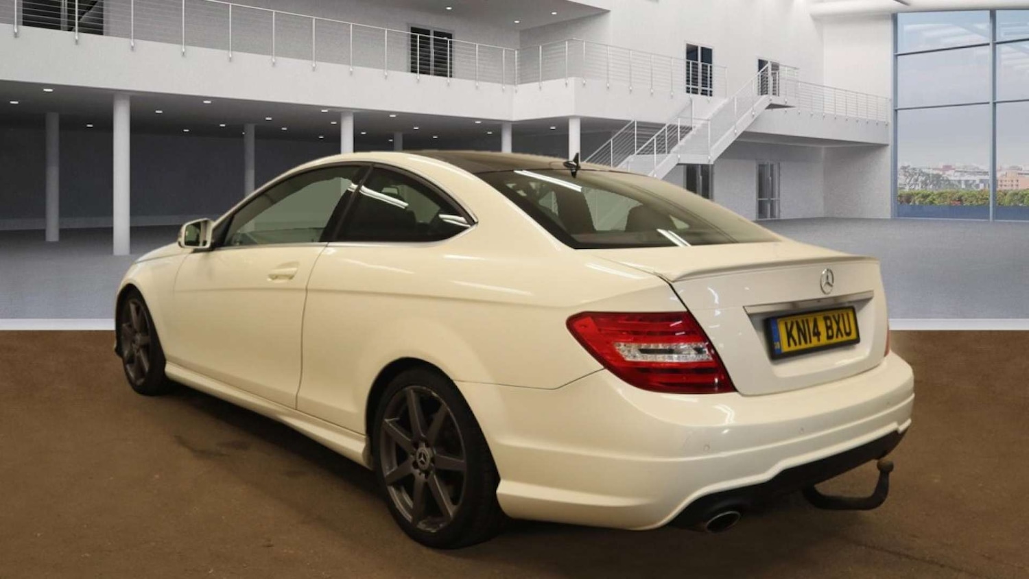 Used Mercedes-Benz C Class 2014 for sale - 77594775: Photo 3