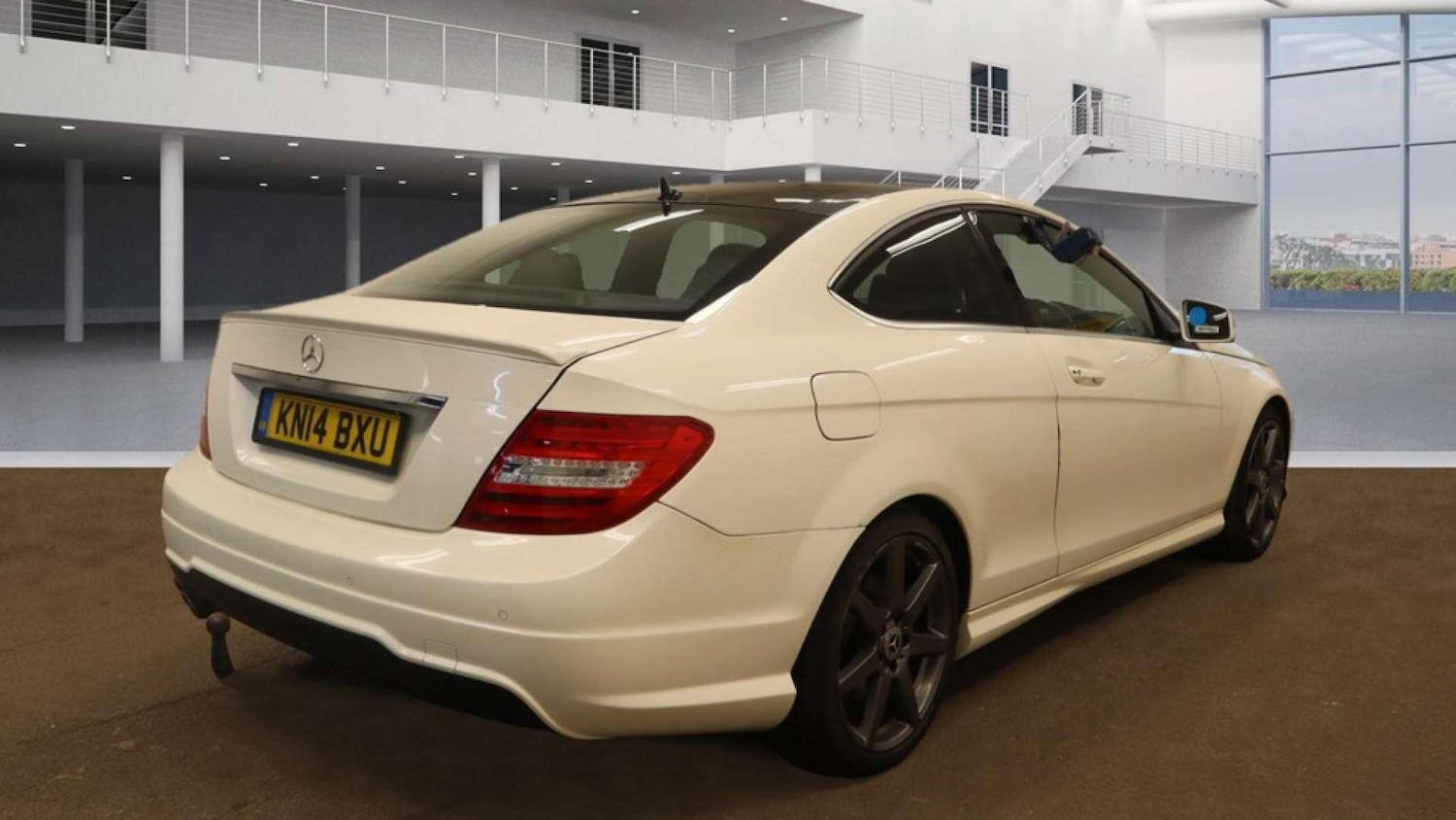 Used Mercedes-Benz C Class 2014 for sale - 77594775: Photo 4