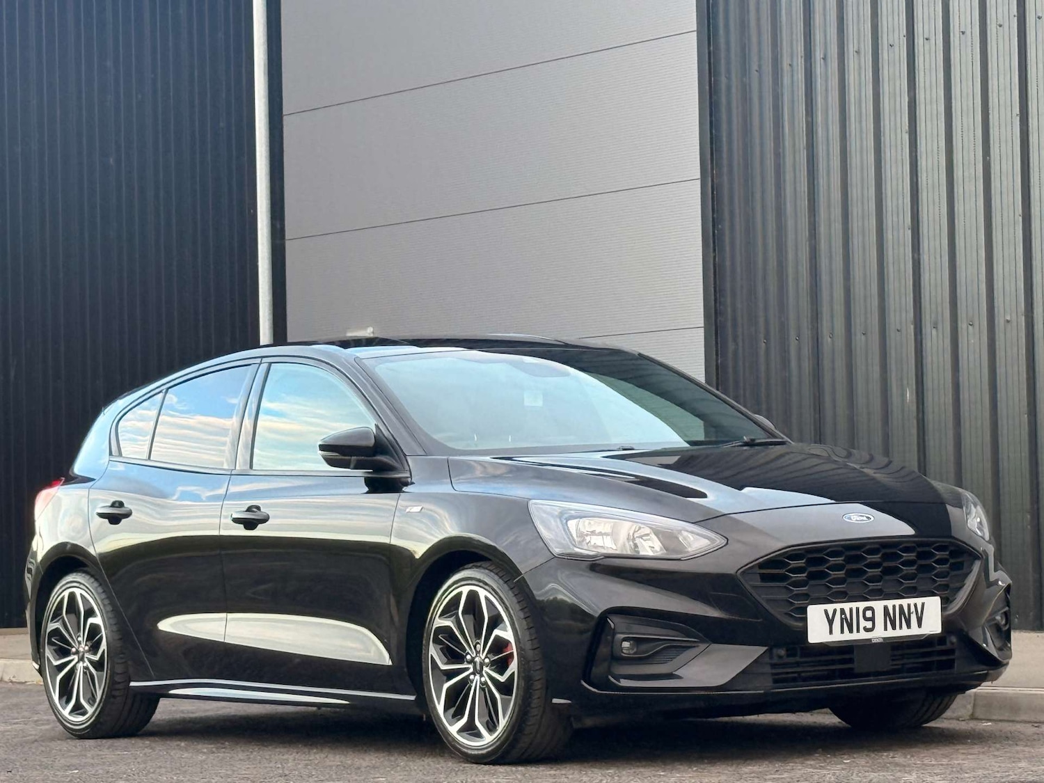 Used Ford Focus 2019 for sale - 76465942: Photo 1