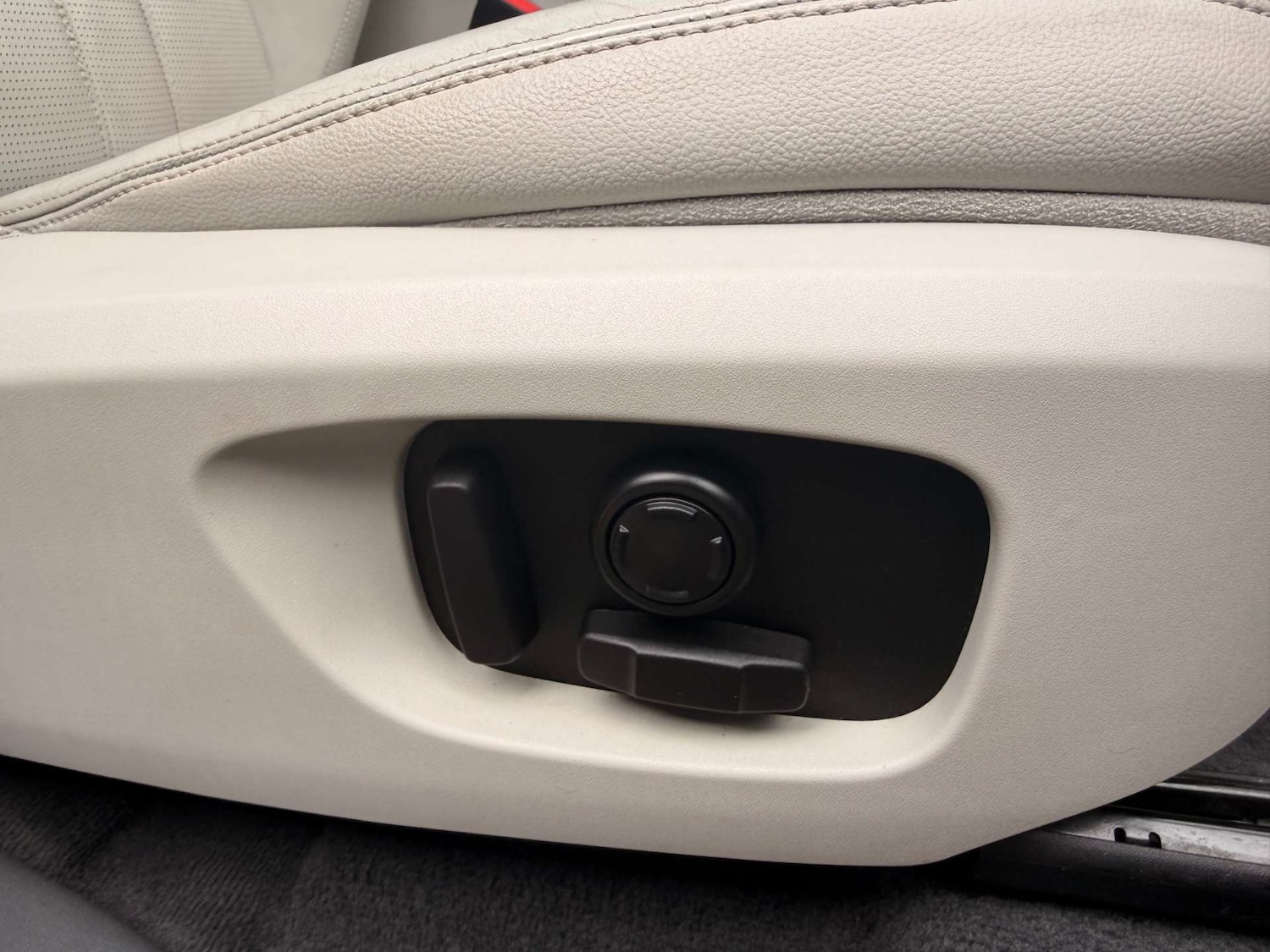 Used Land Rover Discovery Sport 2016 for sale - 77708247: Photo 24