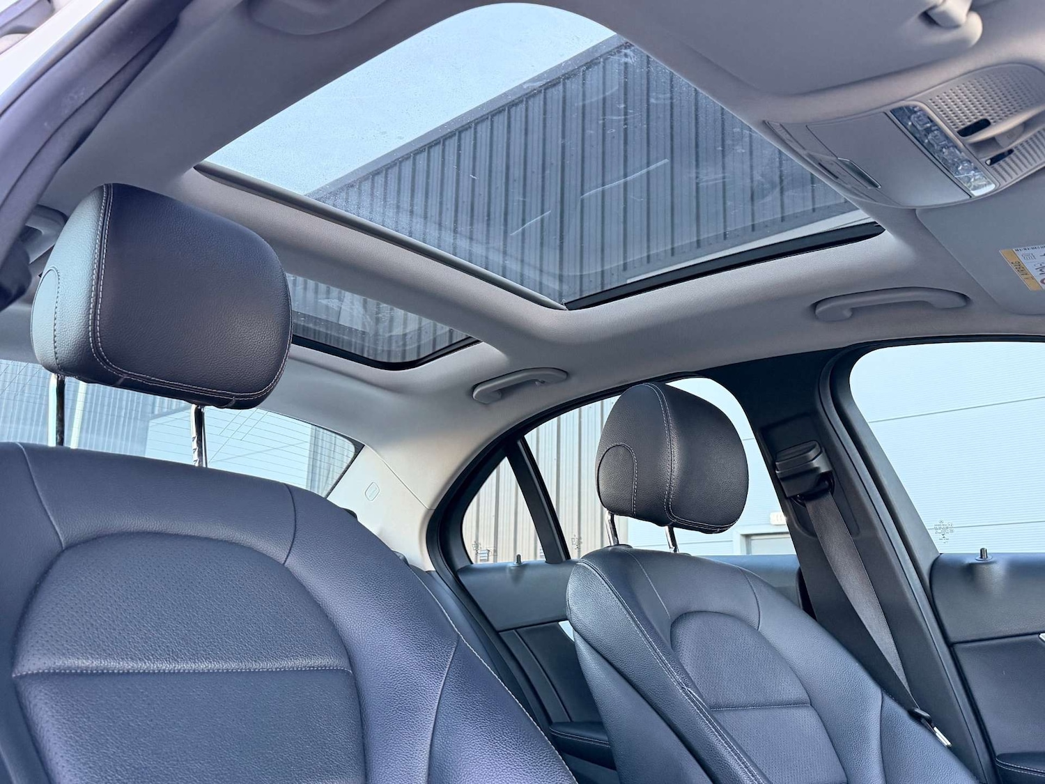 Used Mercedes-Benz C Class 2018 for sale - 76642999: Photo 21