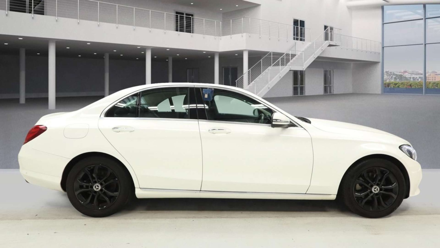 Used Mercedes-Benz C Class 2018 for sale - 76642999: Photo 5