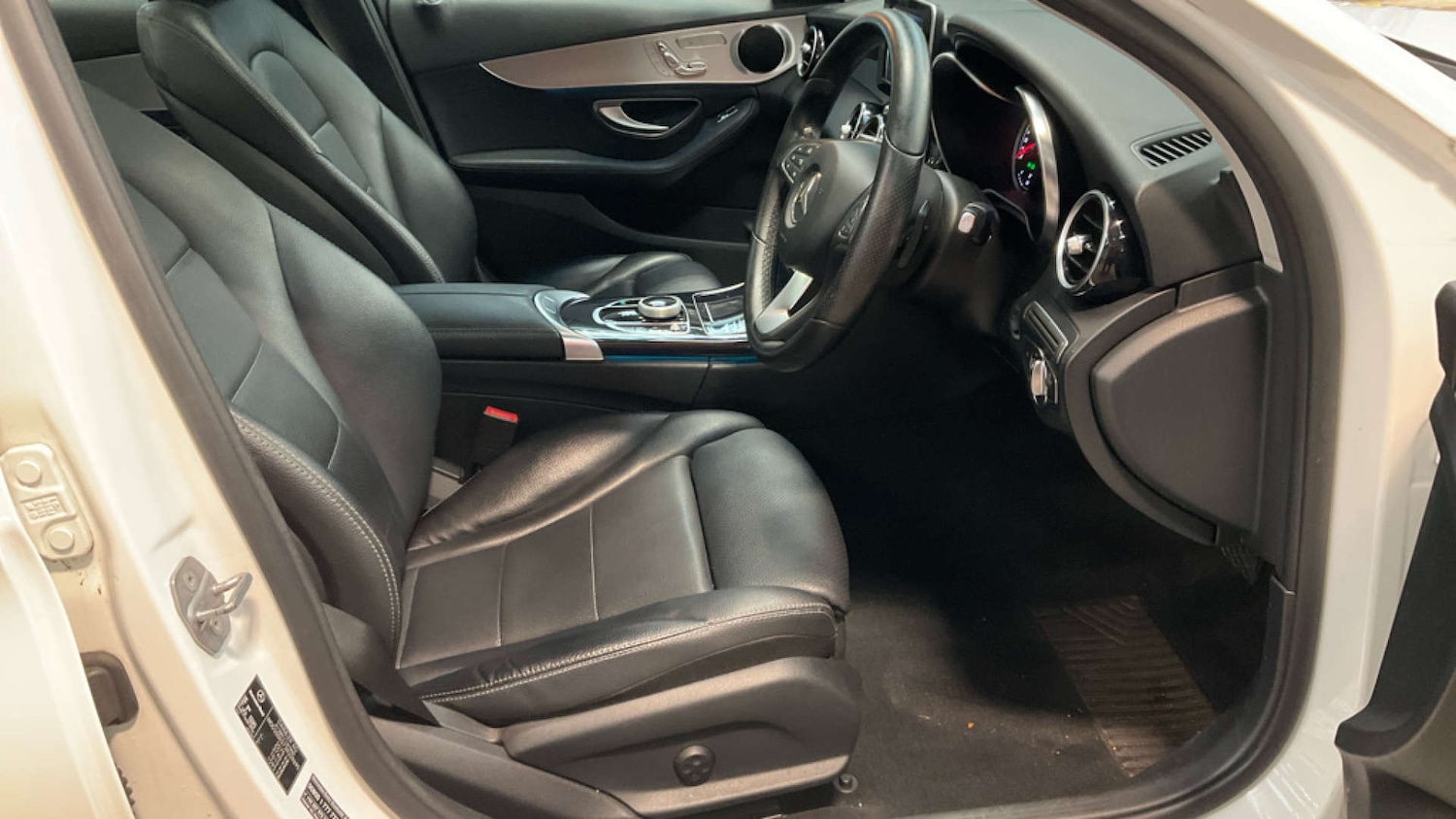 Used Mercedes-Benz C Class 2018 for sale - 76642999: Photo 7