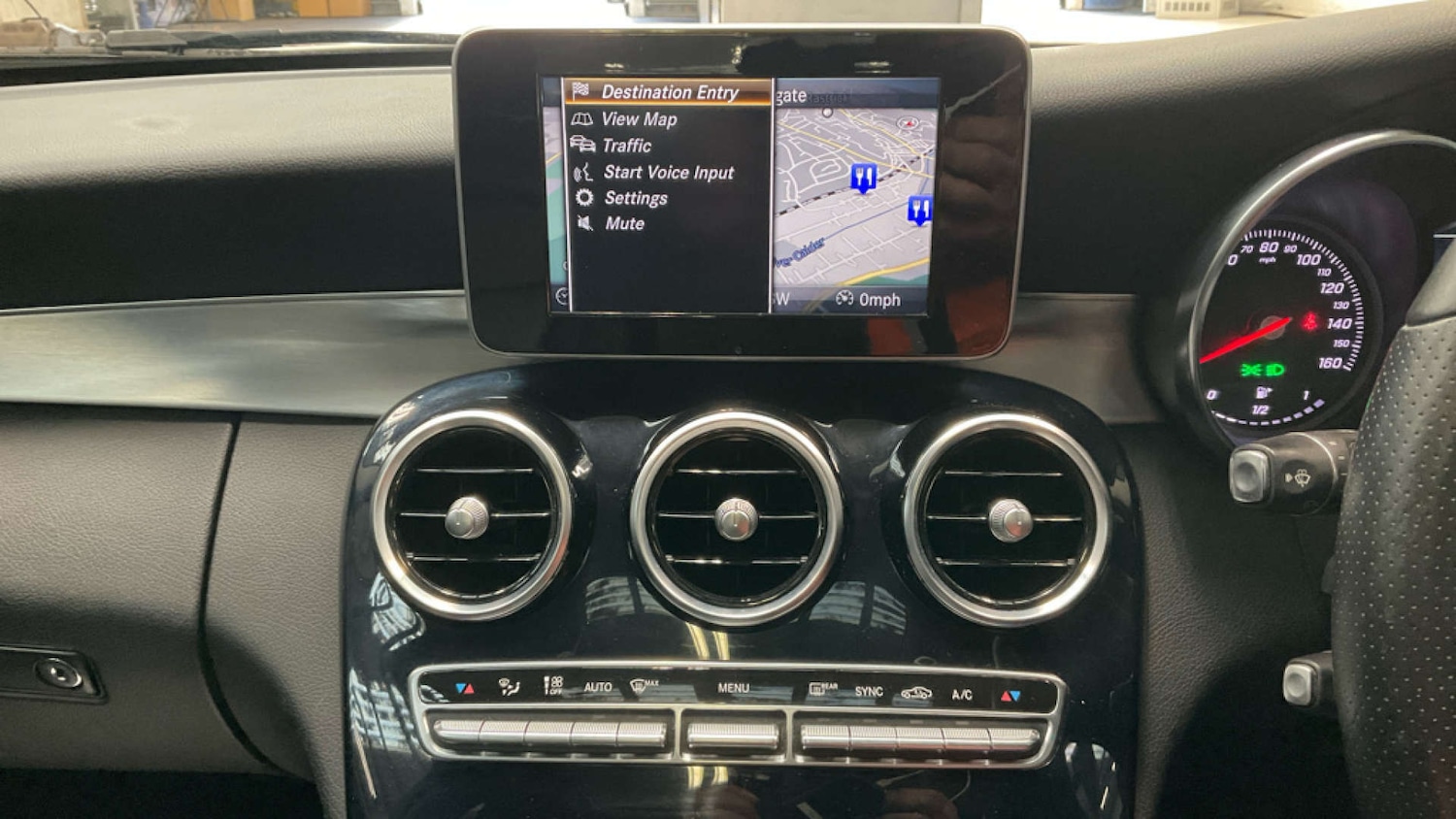 Used Mercedes-Benz C Class 2018 for sale - 76642999: Photo 9