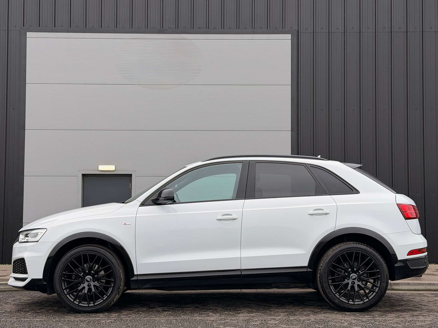 Used Audi Q3 2017 for sale - 77355584: Photo 7