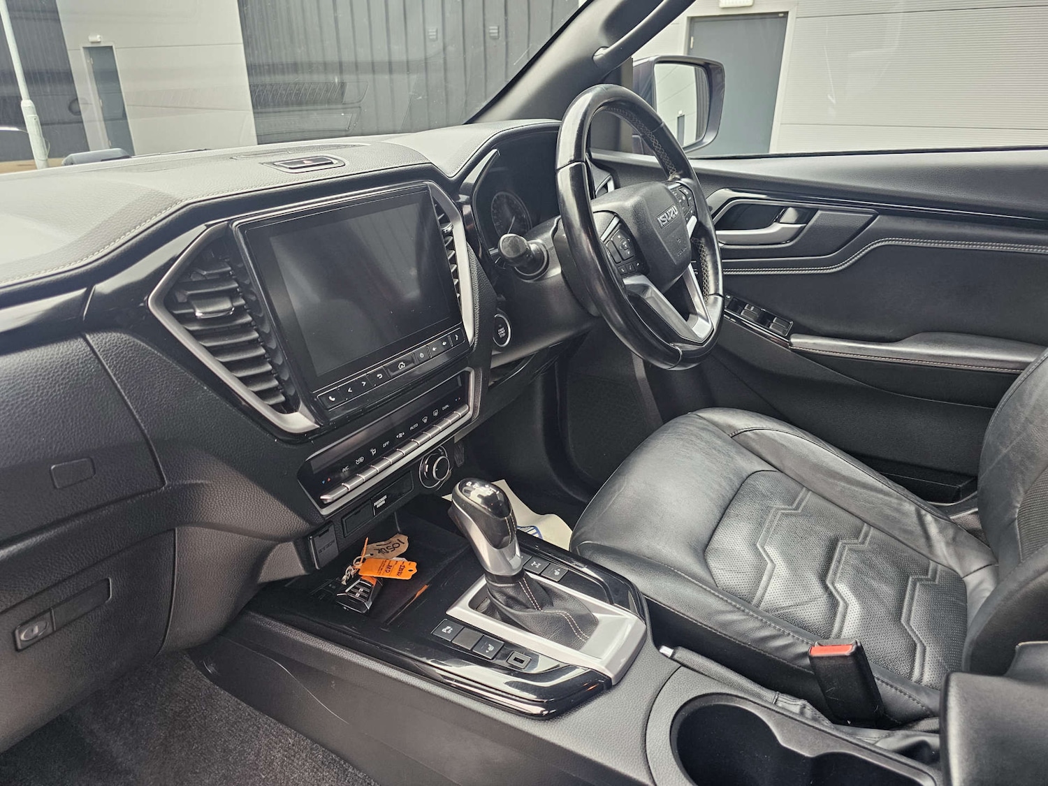 Used Isuzu D-Max 2023 for sale - 76322878: Photo 2