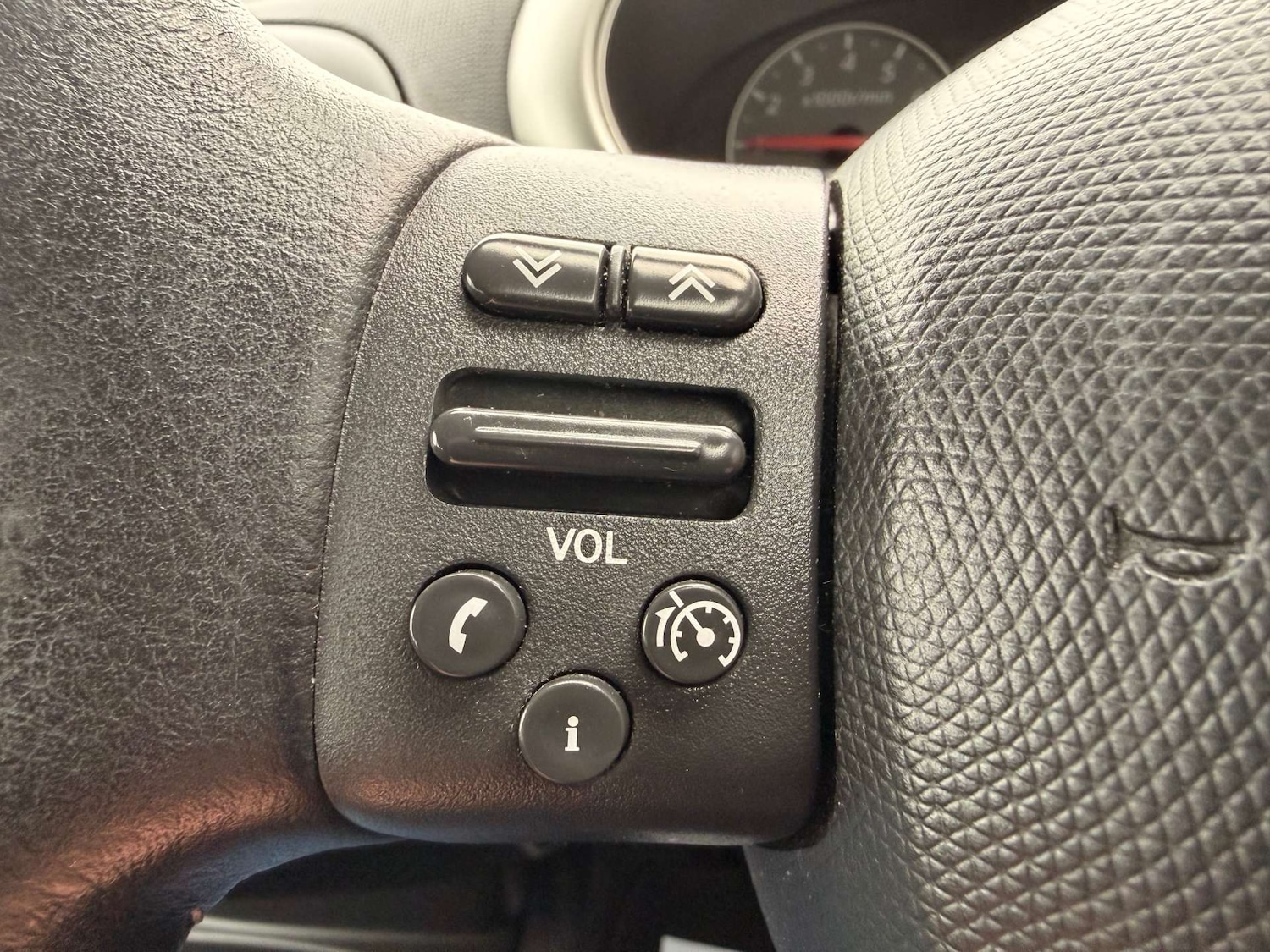 Used Nissan Micra 2010 for sale - 77628817: Photo 15